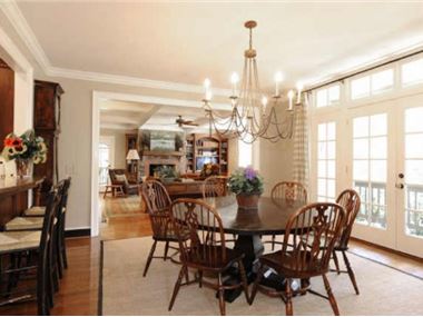 real-breakfast-room1-611x405.jpg